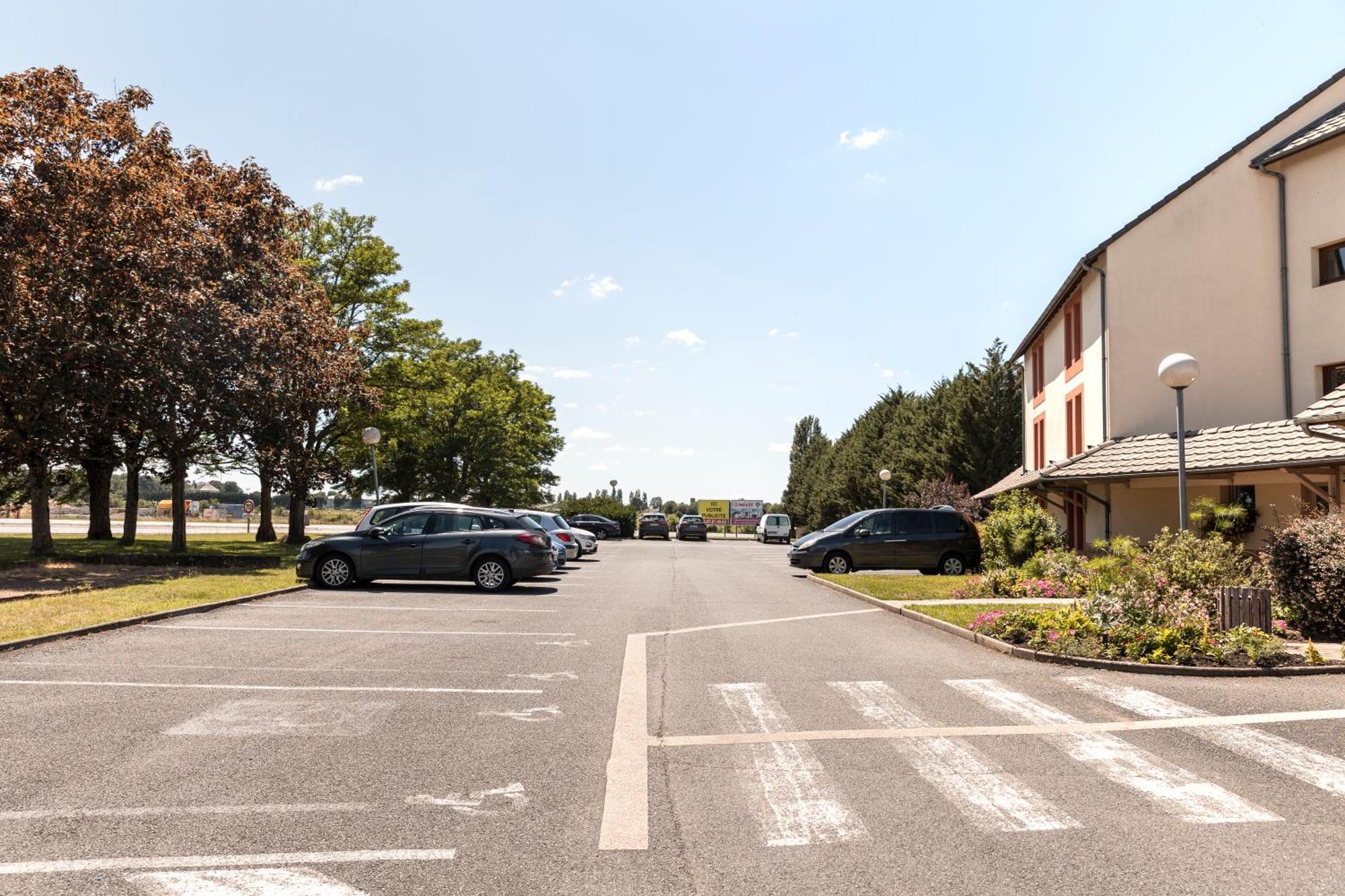 Kyriad Chateauroux Exterior photo